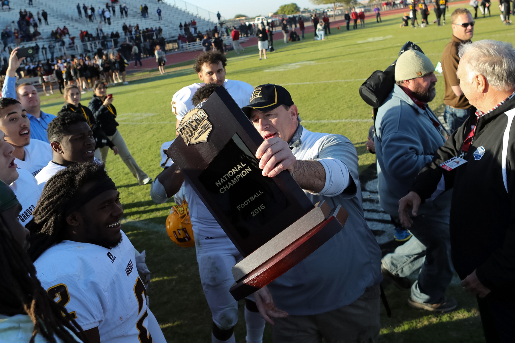 Instant Classic; Broncbusters win national title in final seconds