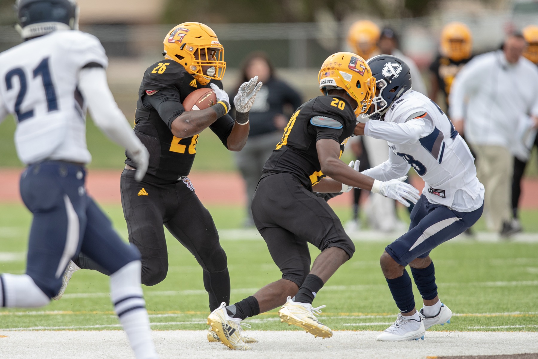 Broncbusters blow away Iowa Central
