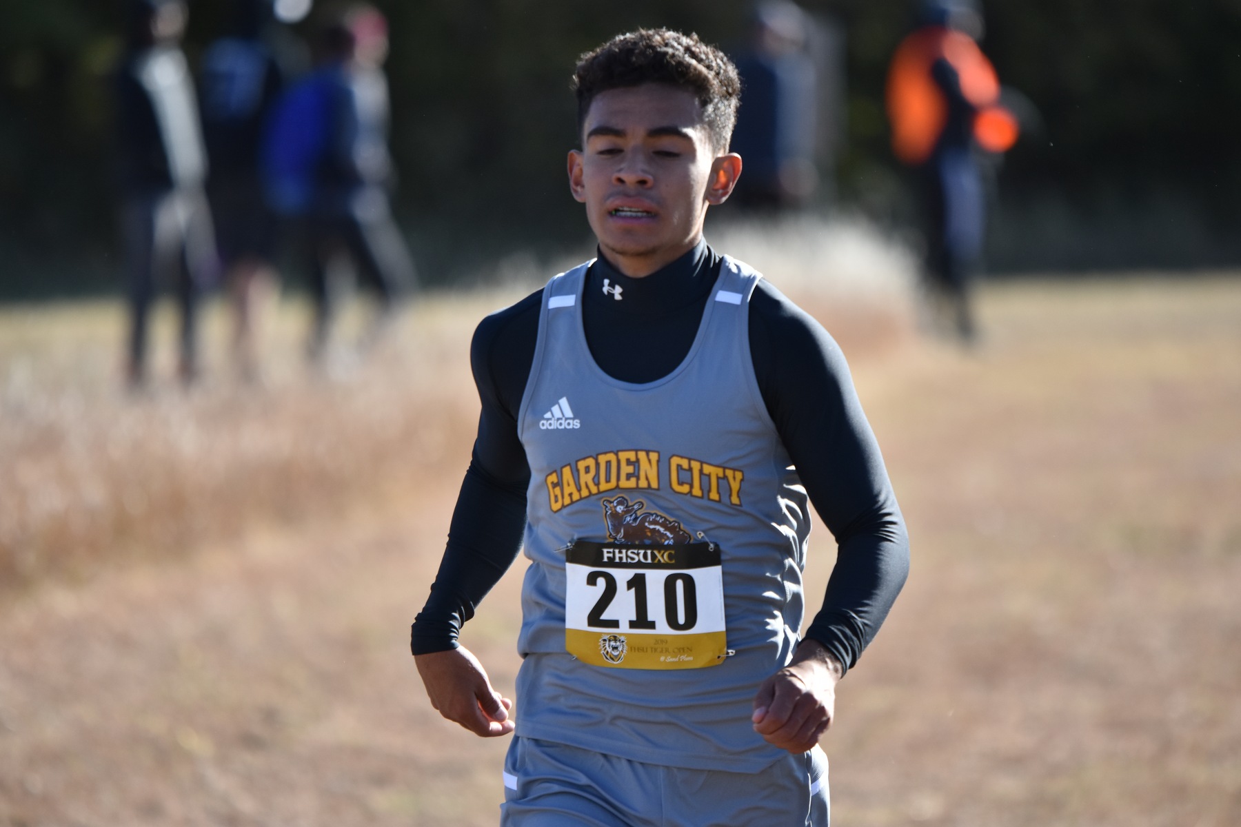 Contreras paces Broncbusters at Fort Hays State Open