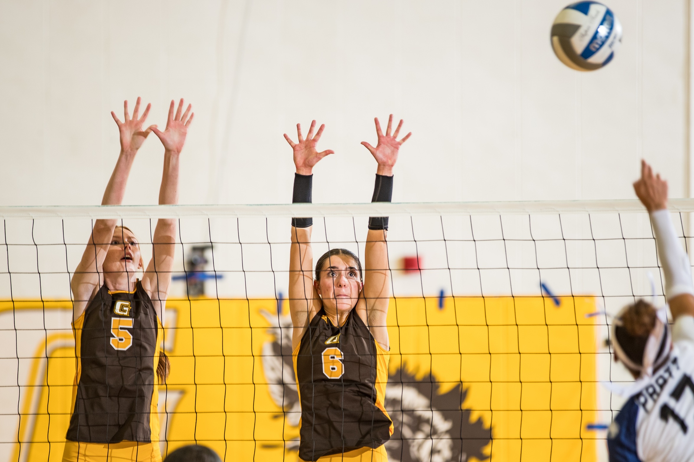 Broncbusters cruise to four-set win over Pratt