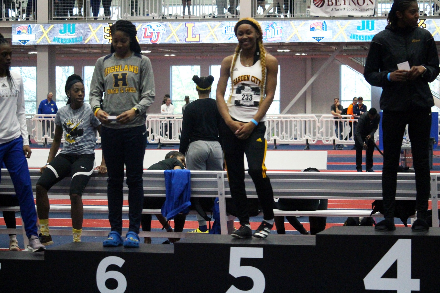 Octave shows out at Nationals; takes fifth in 60-meter hurdles