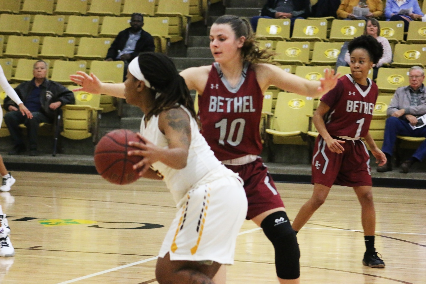 Garden City ties school record for steals and assists; blows out Bethel
