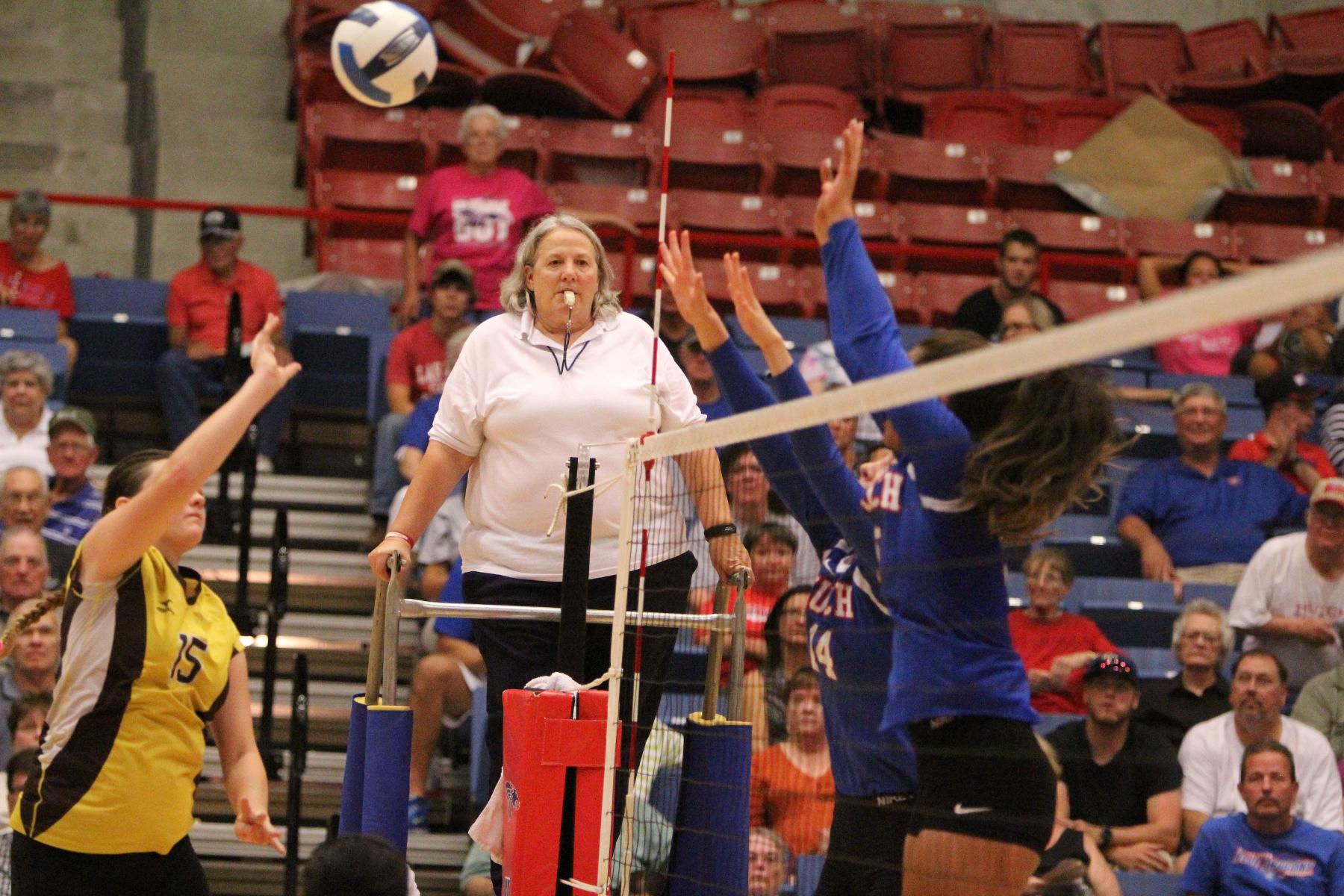 Broncbuster volleyball shows signs during 1-3 weekend
