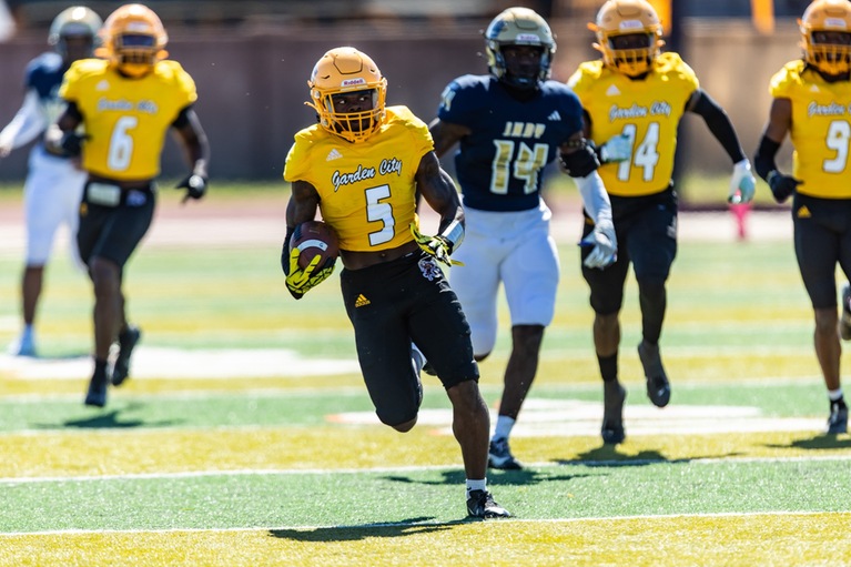 Broncbusters erase double-digit deficit to win on the road