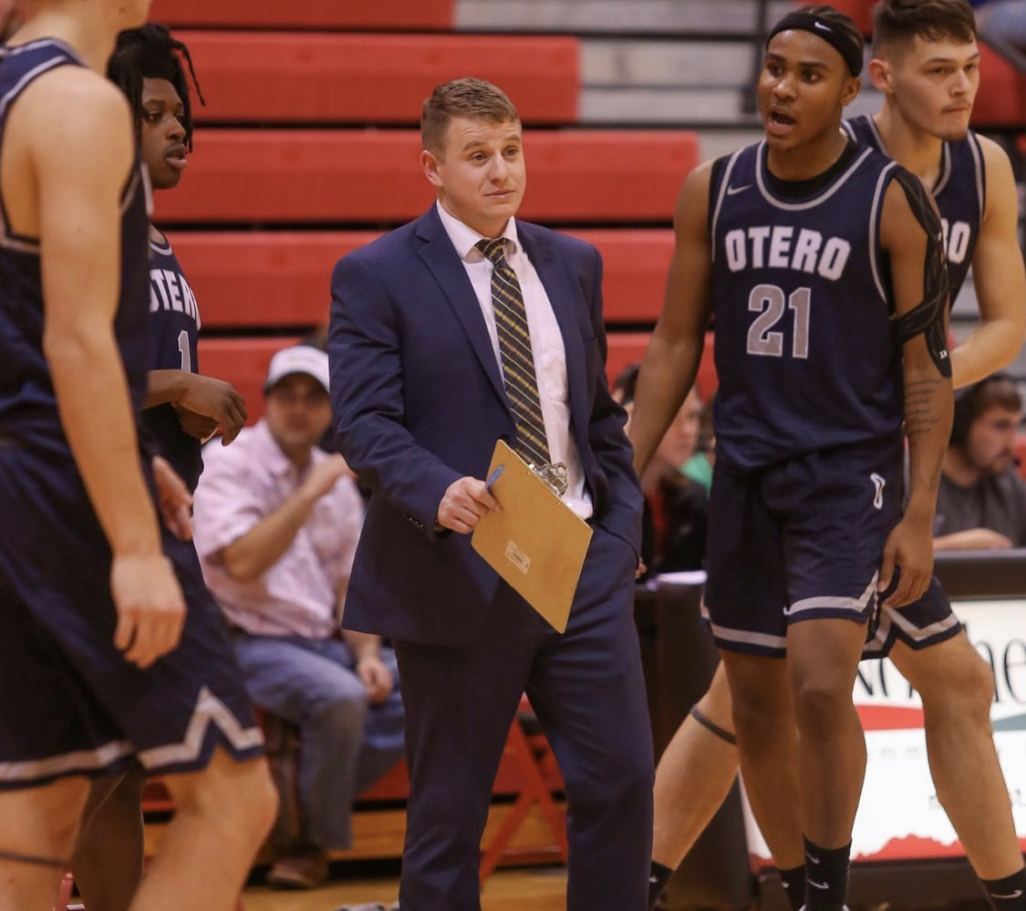 Zach Towle named lead assistant for men's basketball