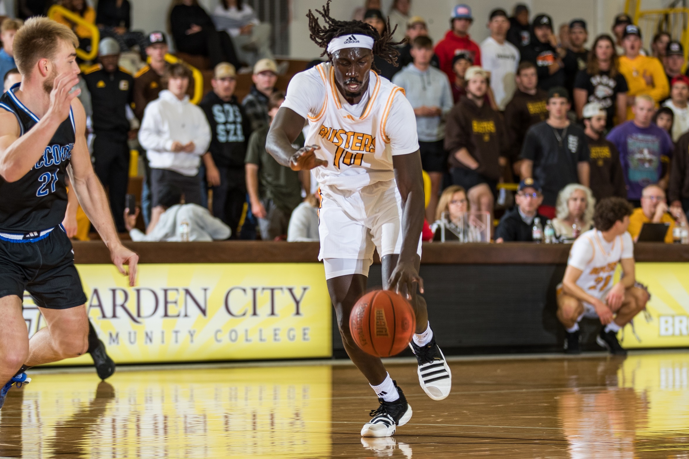 Broncbusters blow double-digit lead, fall in OT at Lamar