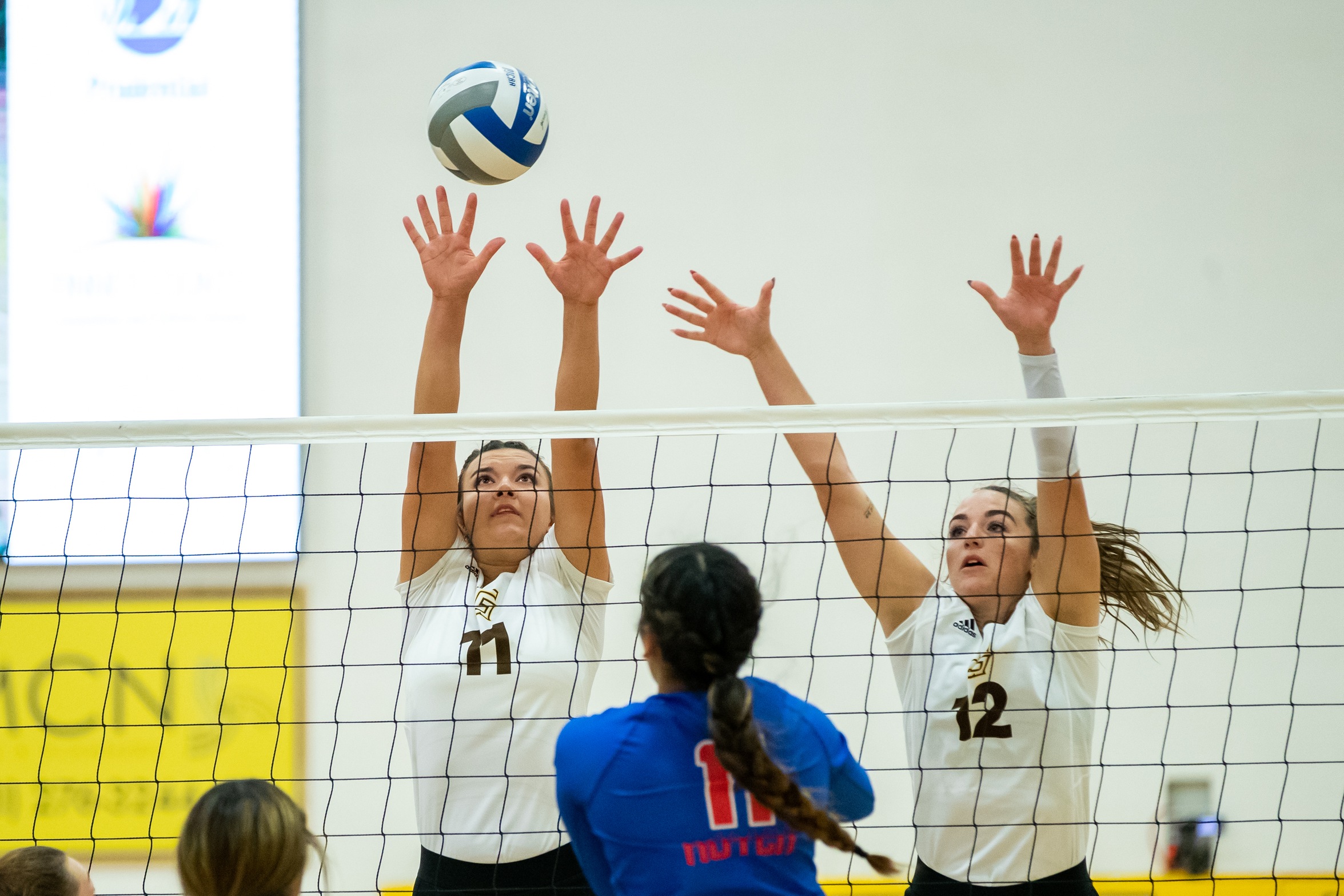 Cloud County tops Garden City in three sets